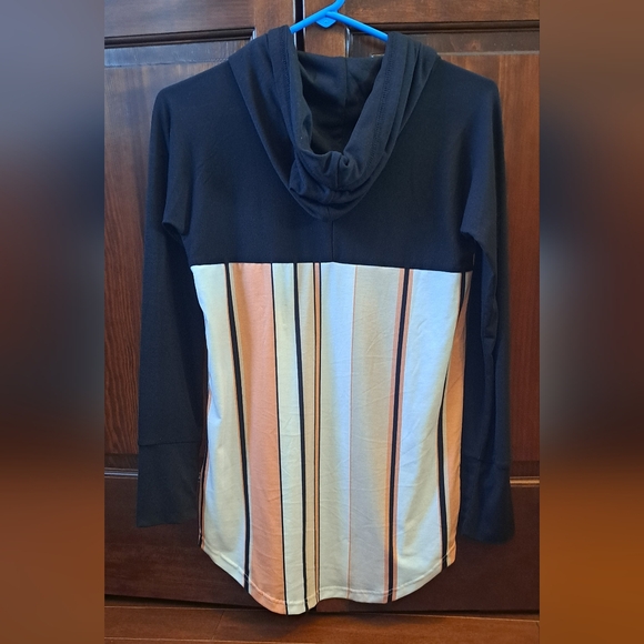 LuLaRoe Amber Lightweight Hoodie - Picture 2 of 3